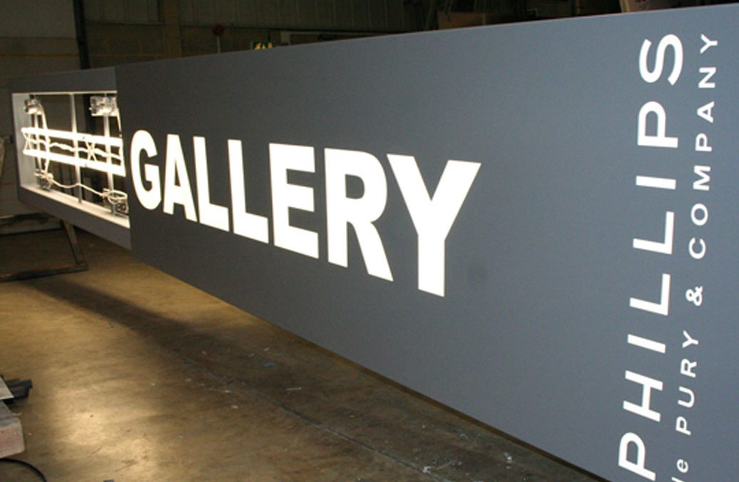 Saatchi Gallery – Totem Signage